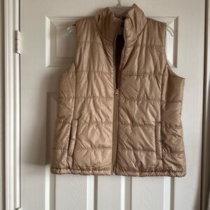 NEW YORK & COMPANY BEIGE/GOLD COLOR VEST! GREAT TO WEAR OVER SWEATERS!